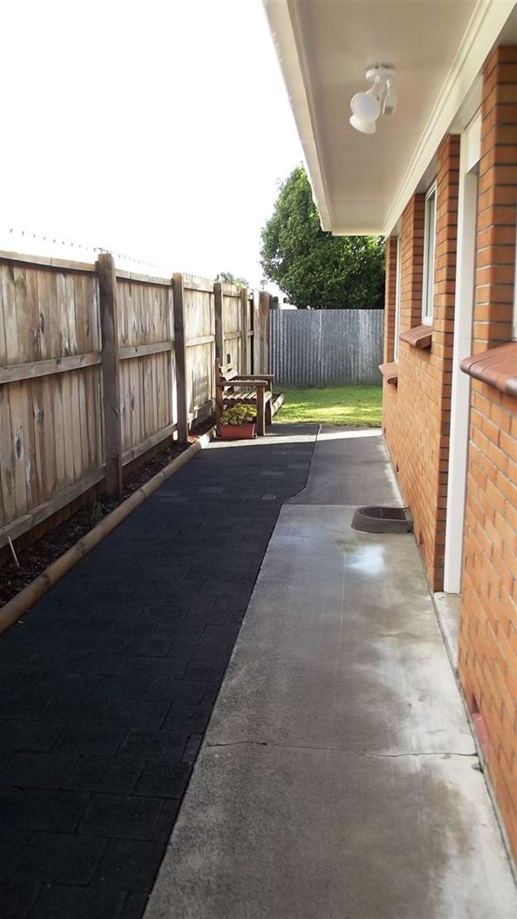 2/35 Beach Road Pahurehure_9