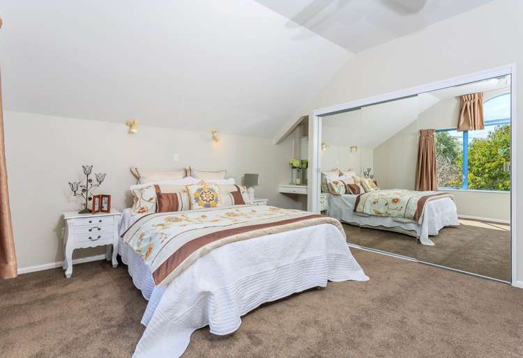 83 Old Lake Road Narrow Neck_13