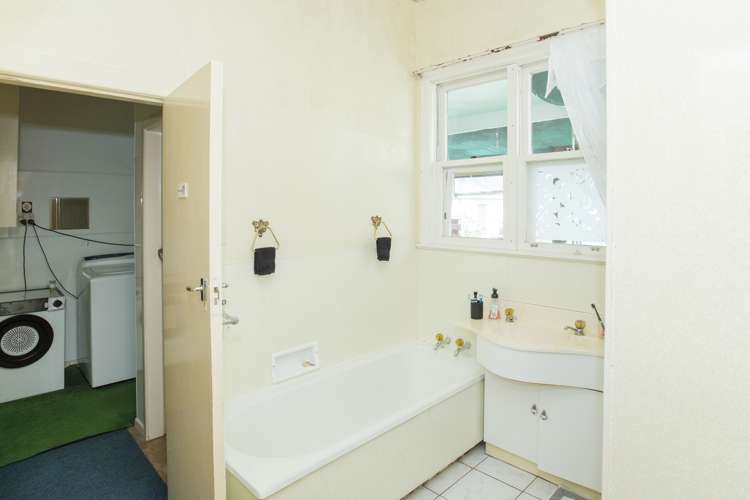 24 Craig Road Outer Kaiti_11