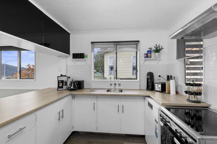 110 Holborn Drive Stokes Valley_9