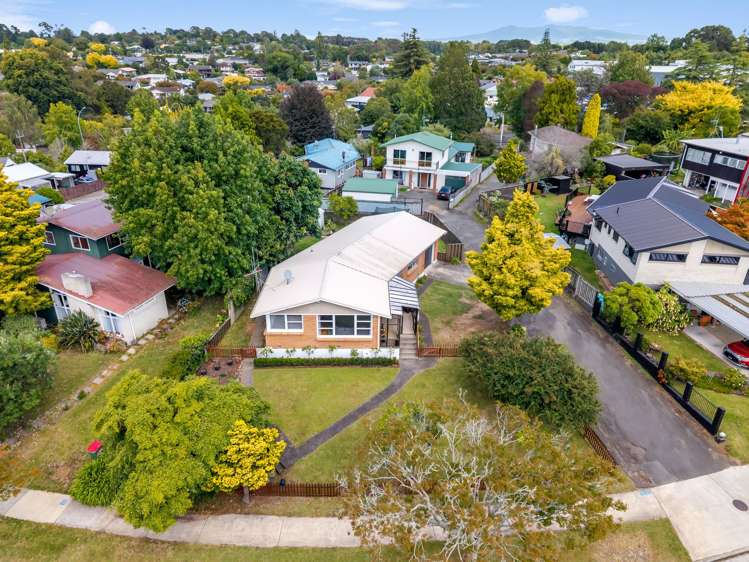 38 Pelorus Street Glenview_28