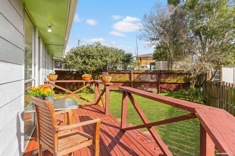 2/73a Flanshaw Road Te Atatu South_11