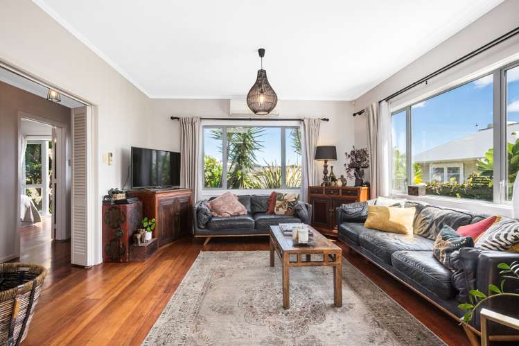 138 Mana Esplanade Paremata_14