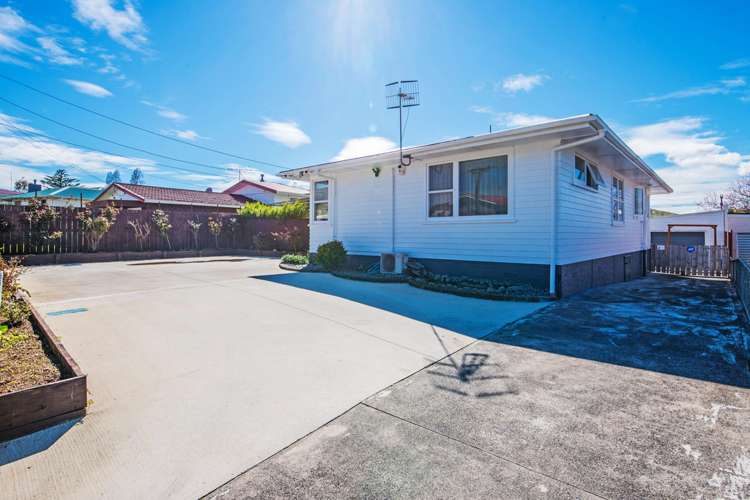 8 Greenmeadows Avenue Manurewa_2