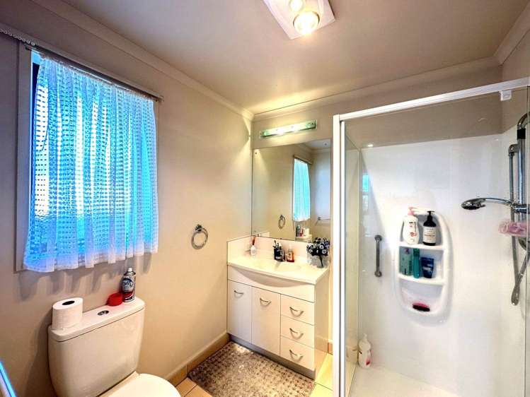 53 Sunningdale Street Wattle Downs_11