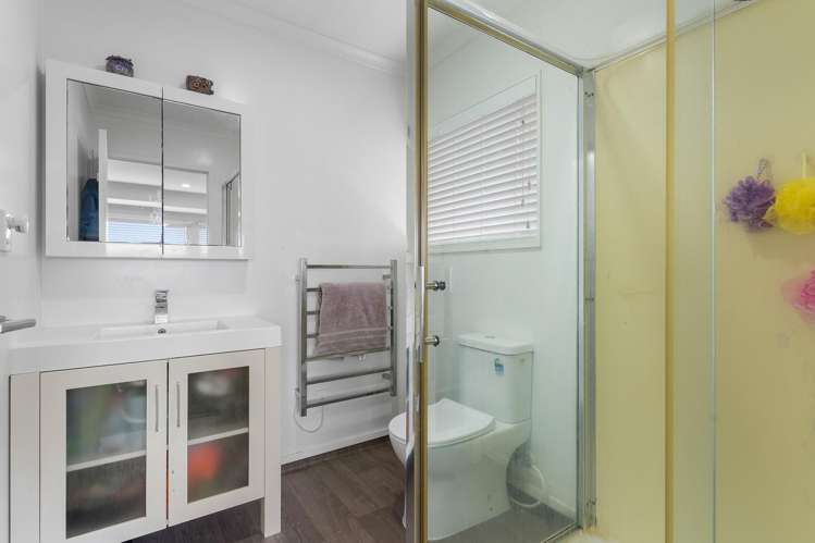 2/36 Browns Bay Road Rothesay Bay_9