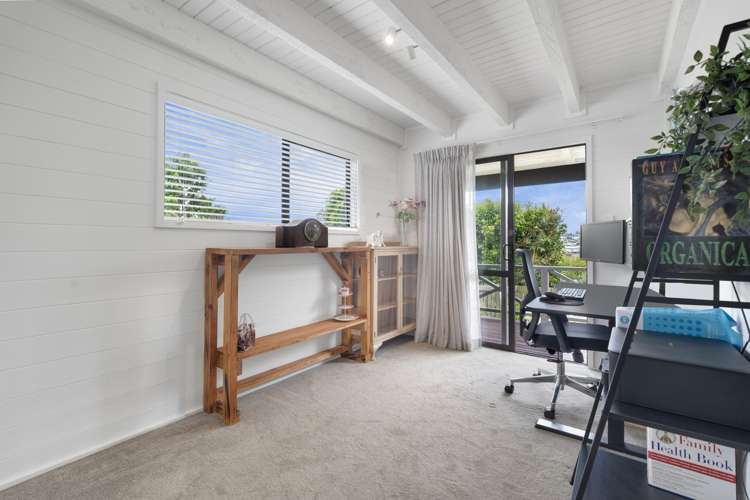 16 Albatross Road Red Beach_19