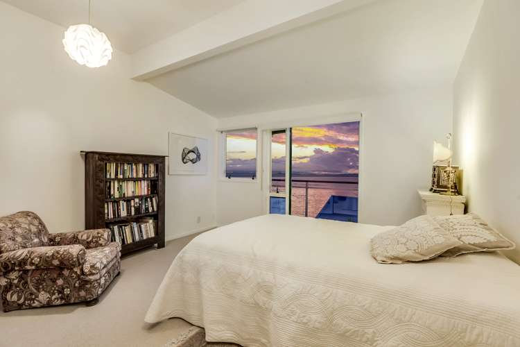 11d Joan Street Point Chevalier_5