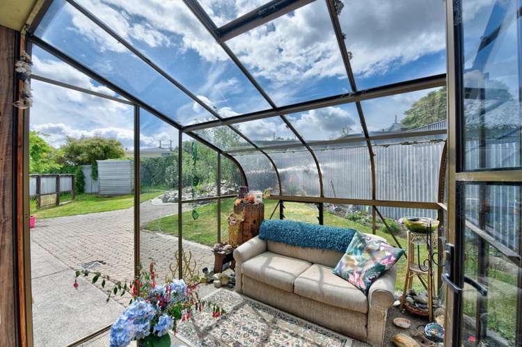 12 Charles Street Gore Surrounds_13