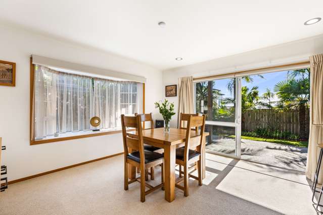 2/1072 Beach Road Torbay_4