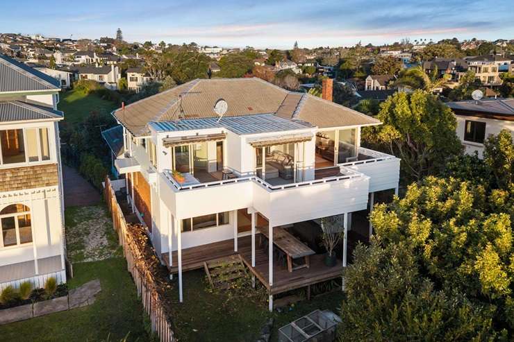 New Zealand Sotheby’s International Realty agent Ross Hawkins reckons he has found the perfect house just metres from the sand and the sea at Auckland’s Bucklands Beach. But foreign investors will be disappointed. Video / OneRoof