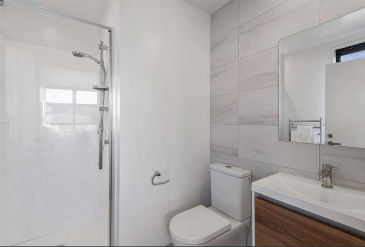2/68 Barbour Street Waltham_10