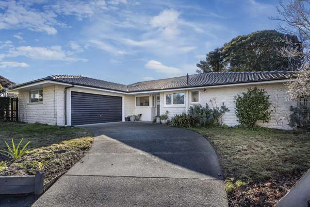 What an opportunity 16 Stormont Place