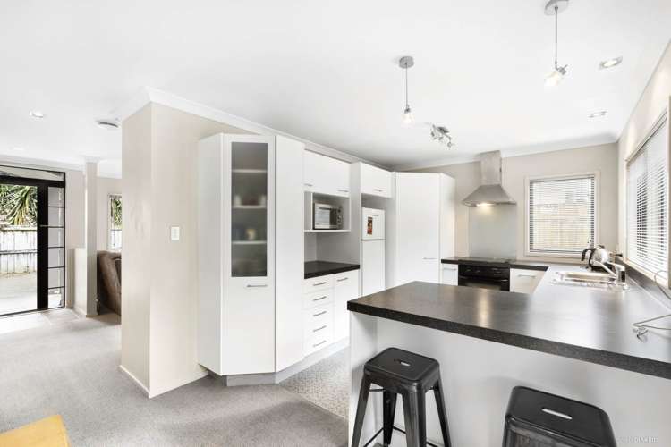 6a Callis Avenue Opaheke_5