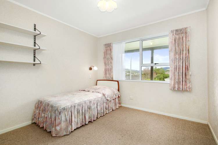 32 Turriff Crescent Tawa_13