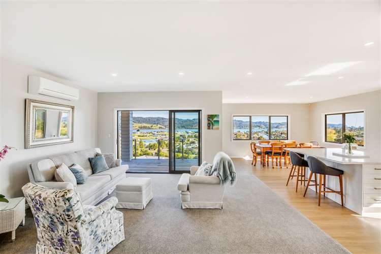 42 Panorama Parade Pauanui_5