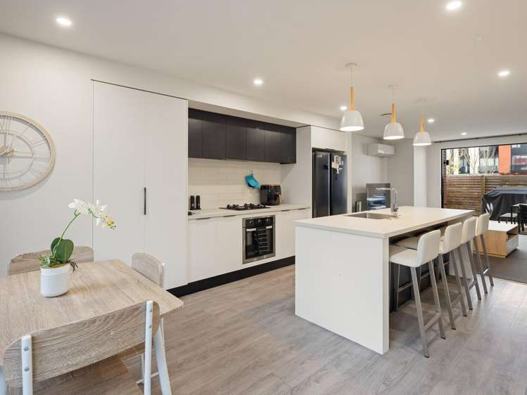 1/182 London Street Hamilton Central_2