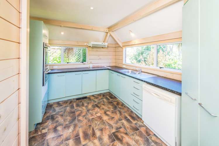 6 Montgomery Road Otamatea_5