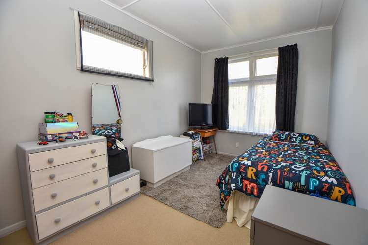 242a High Street South Carterton_15