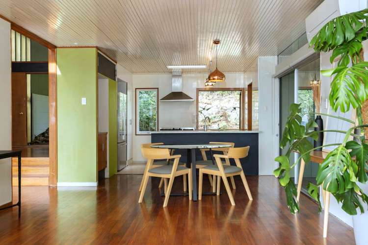 900 West Coast Road Waiatarua_8