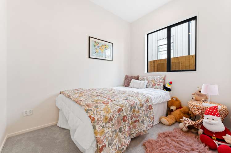 2/91 Beach Road Pahurehure_5