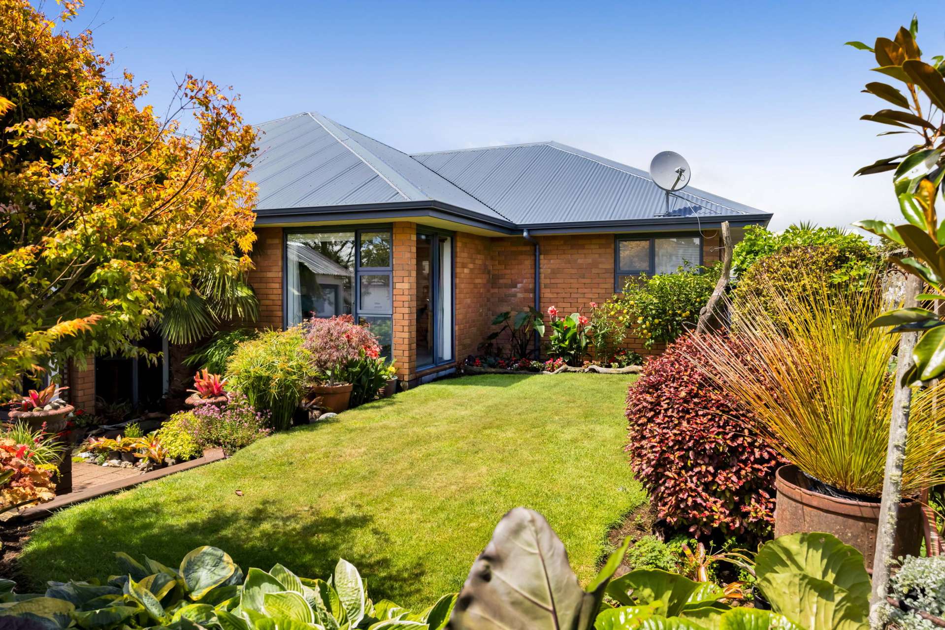 9 Elizabeth Grove Stratford_0