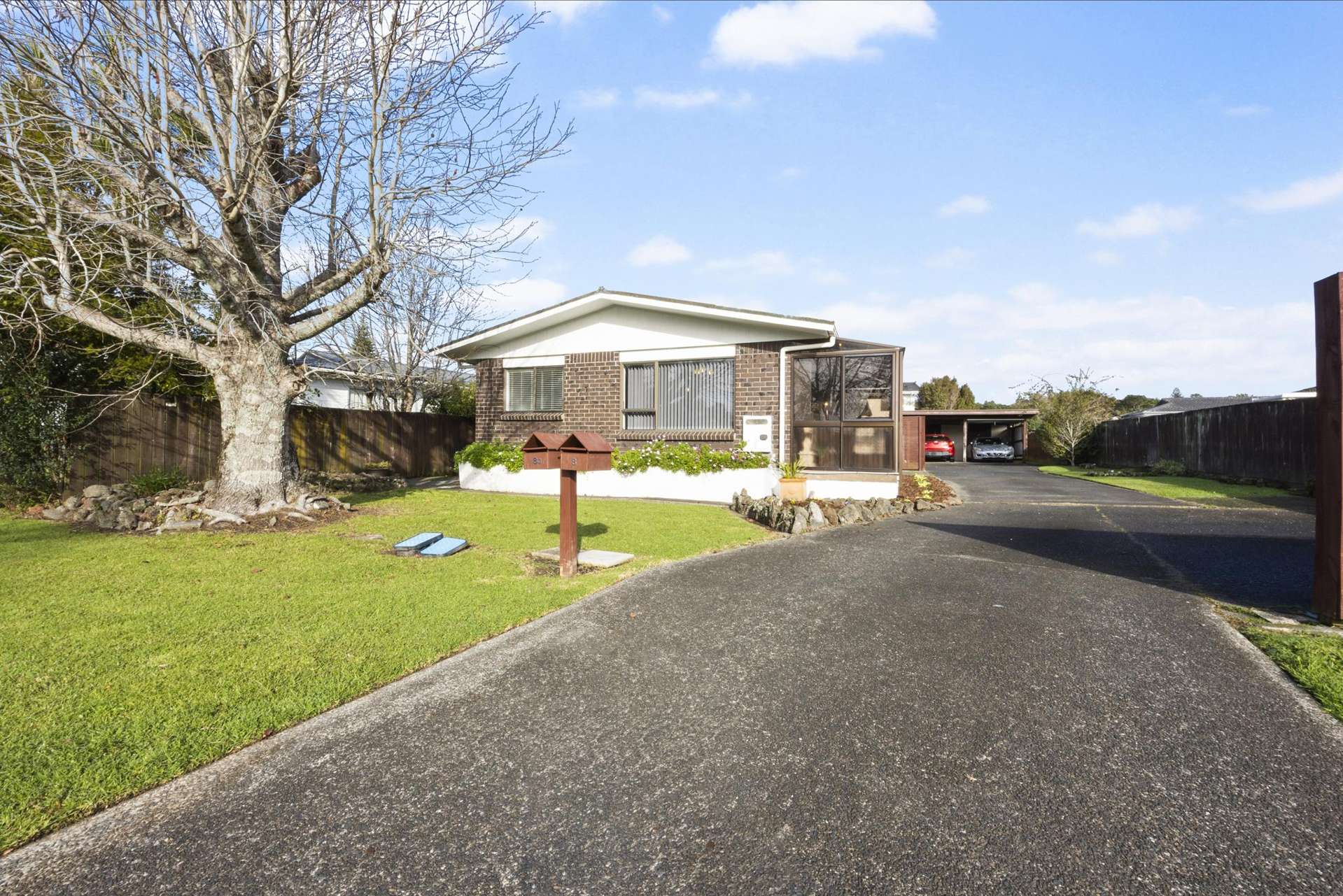 1/8 Mannering Place Hillcrest_0