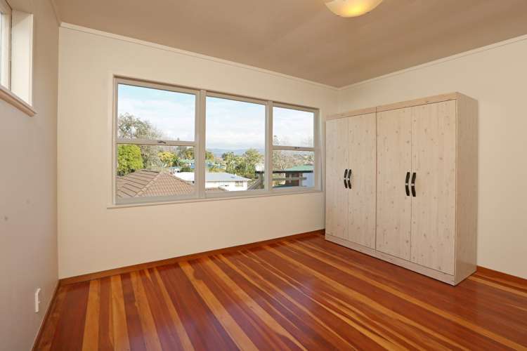 23 Castaing Crescent Te Atatu South_12