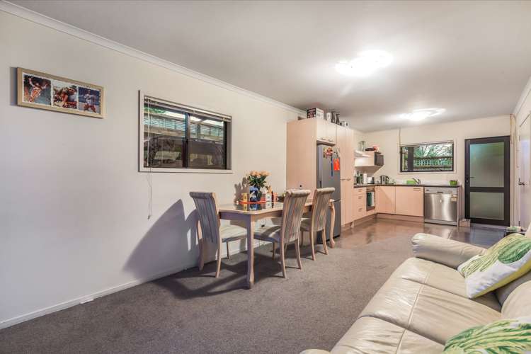 1/94 Glengarry Road Glen Eden_3