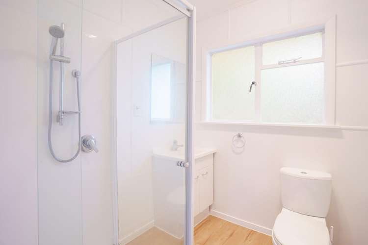 Flat 3/74 Golf Road_5