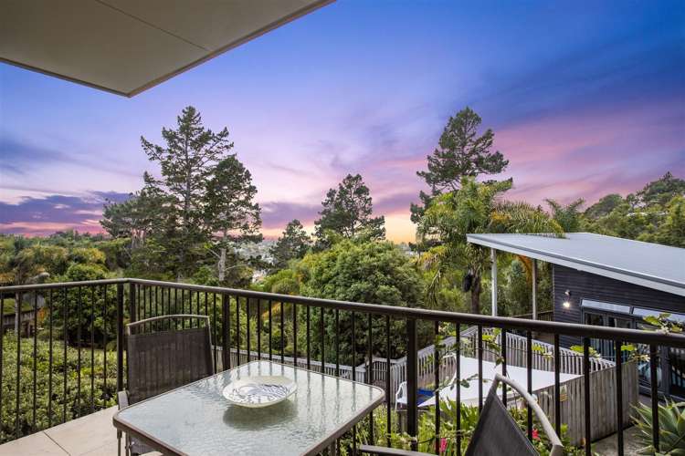 A103/525 East Coast Road Browns Bay_1