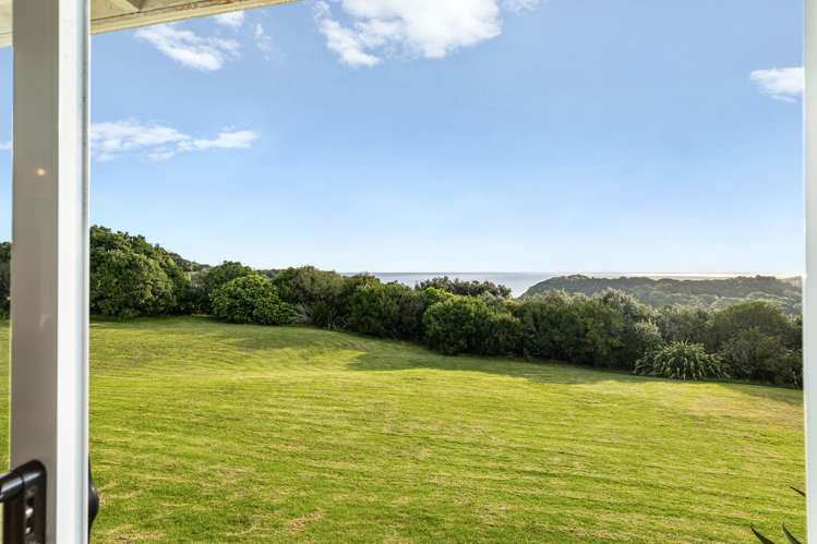 20 Constable Road Muriwai_18