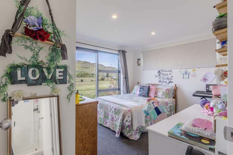 87 River Road Otane_11