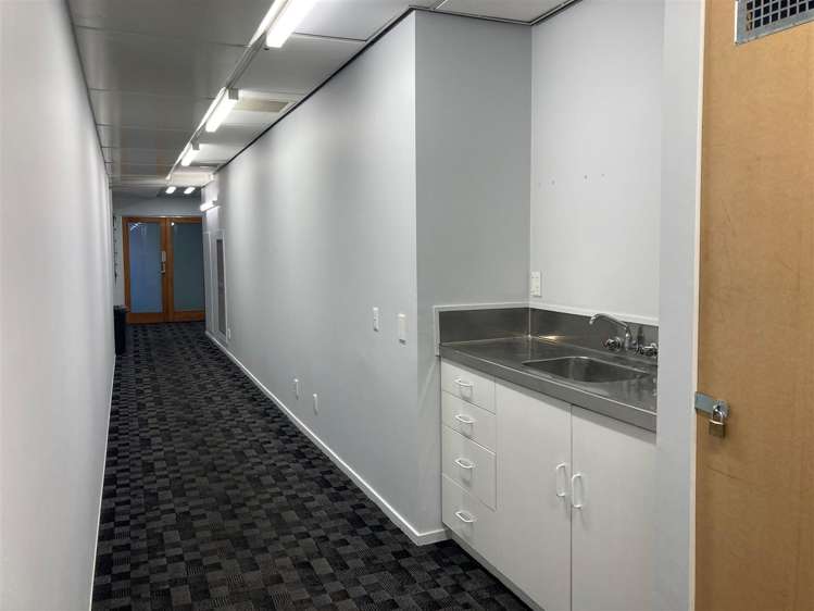 Level 1, 65 Waterloo Road Hutt Central_9