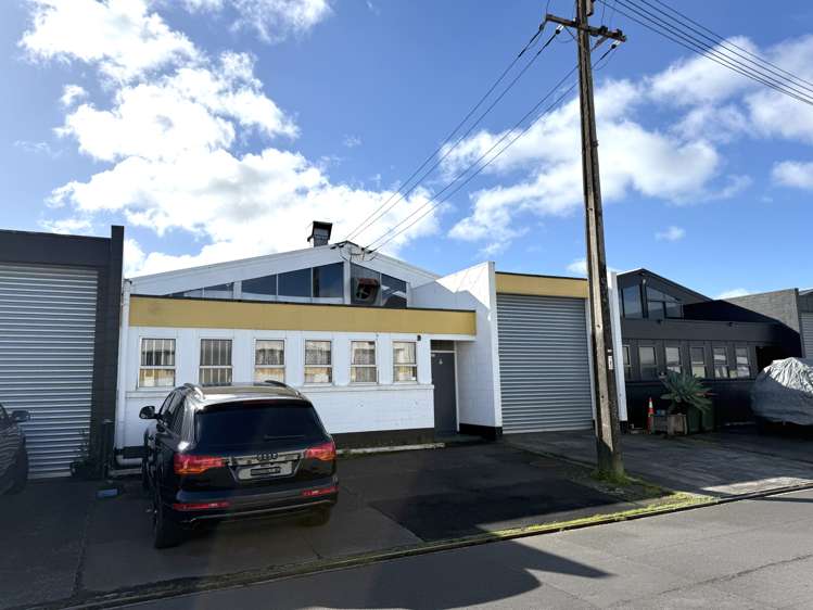 3/42 Henderson Valley Road Henderson_1