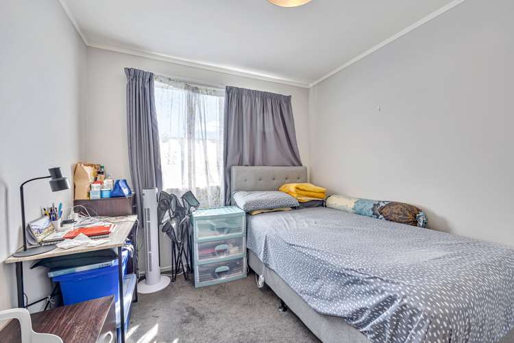 9 Frobisher Way Clendon Park_27