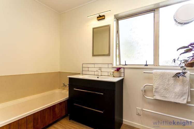 2/196 England Street Linwood_11