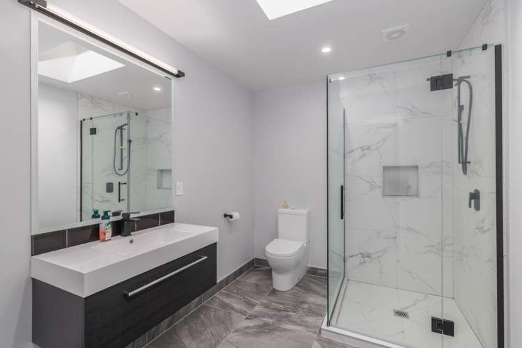 27 Carnaveron Drive Lincoln_15