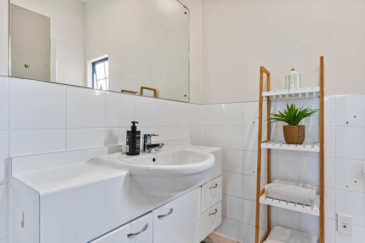 11/19 Langana Avenue Browns Bay_9