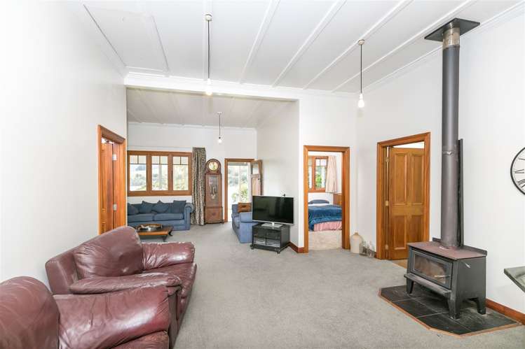 1029 Te Waitere Road Taharoa_9