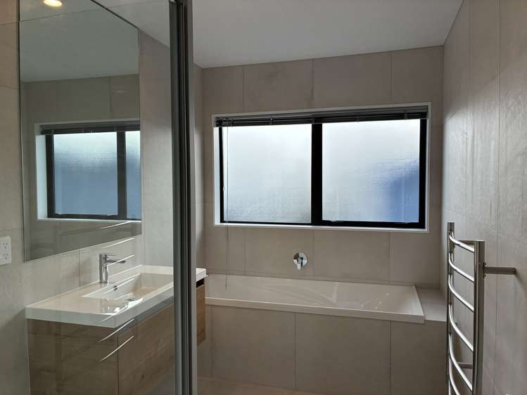 131 WAITUARUA DRIVE "Waiata Shores" Takanini_17