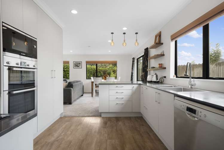 35b Coral Crescent Panmure_9