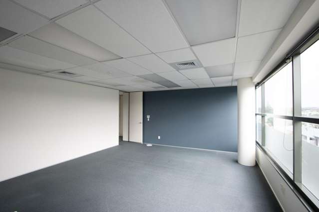 Office 4/46 Taharoto Road Takapuna_1