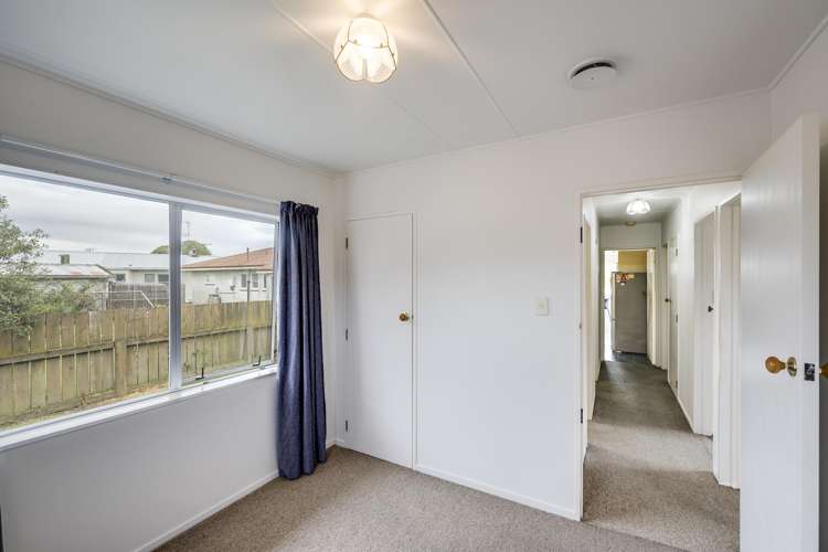 36 Tucker Lane Clive_11