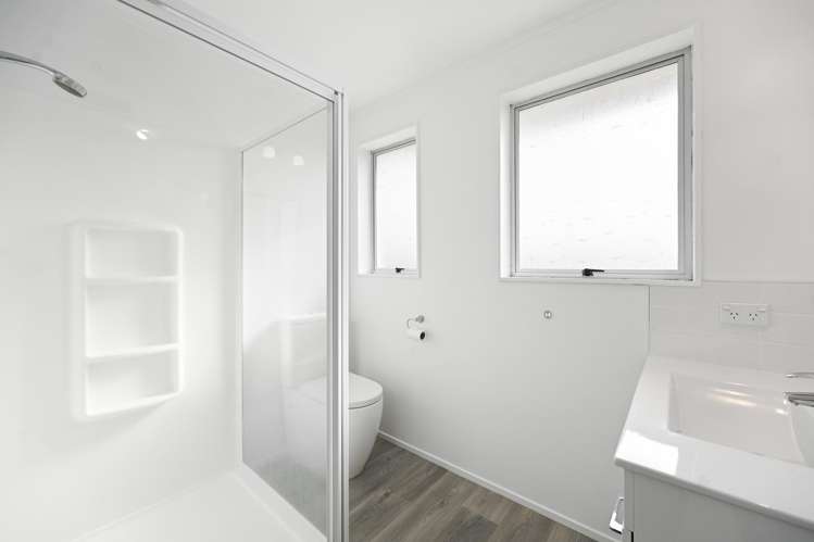 13B Sandalwood Drive Dinsdale_8