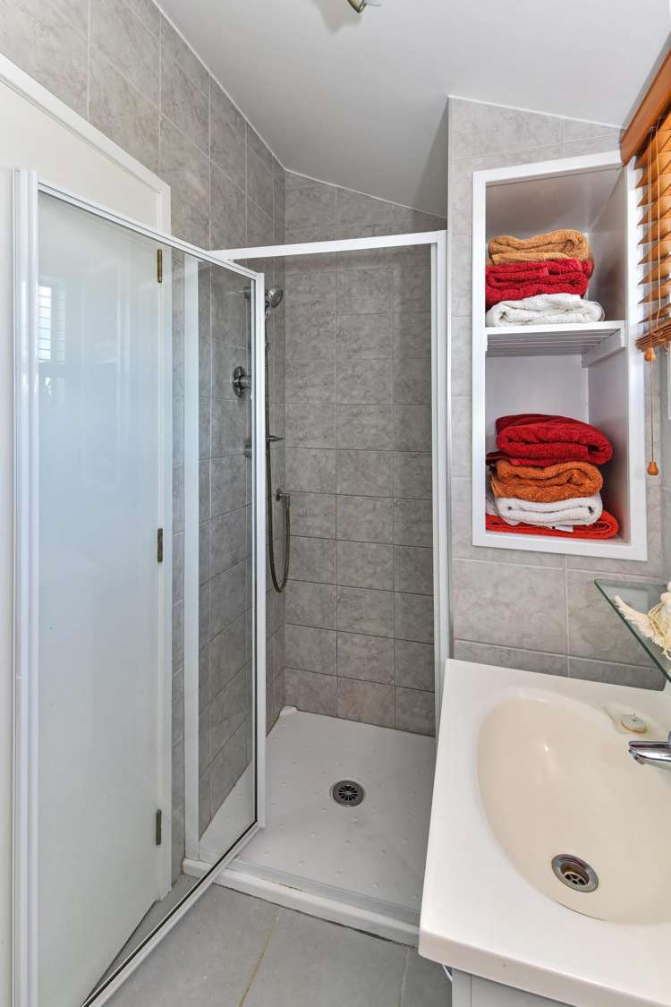 164 Carnoustie Drive Wattle Downs_10