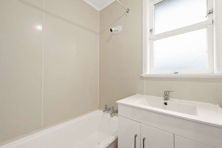 6 Rangipoia Place Turangi_11