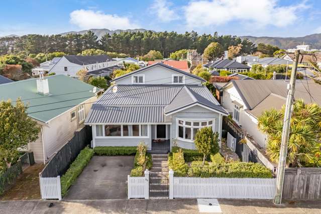 Character Villa - Sought After Petone