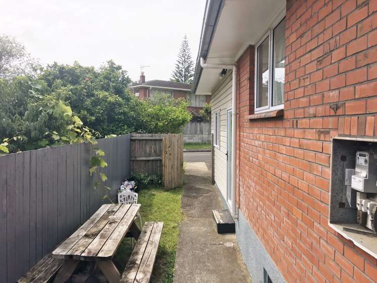 1/56 Royal View Road Te Atatu South_10