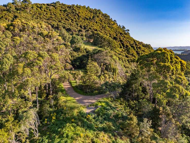 79-85 Awaawaroa Road Waiheke Island_7